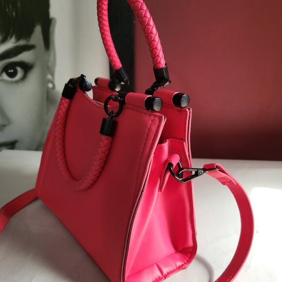 BADGLEY MISCHKA HOT PINK VEGAN LEATHER HANDBAG CROSSBODY - Picture 4 of 15